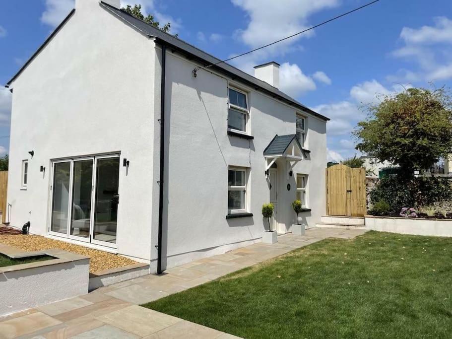 Charming Cottage Close To M4 Bridgend Bridgend  Exterior foto